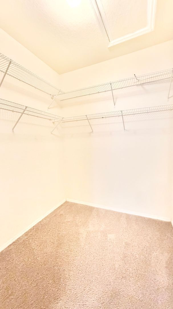 Building Photo - 832 Camargo Way