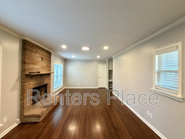 Building Photo - 1528 S St Louis Ave