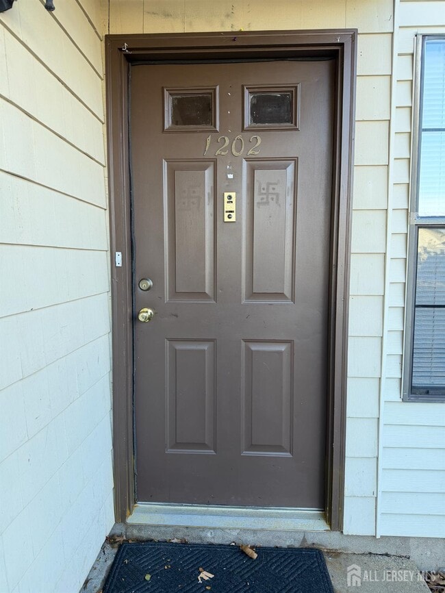 Building Photo - 1202 Woodbridge Commons Way