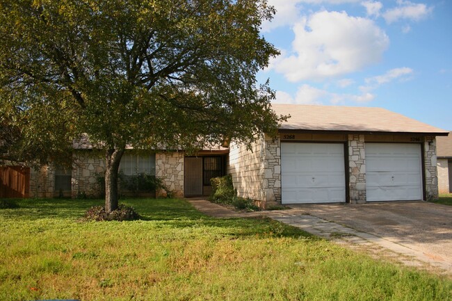 Primary Photo - Newly Renovated Duplex - Northwest San Ant...