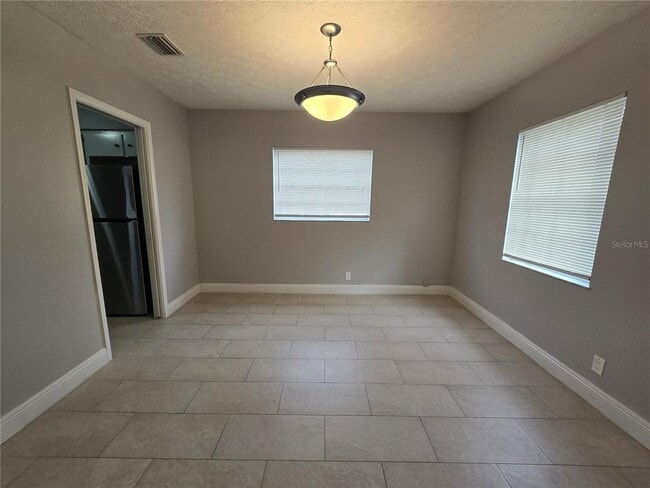 Building Photo - 2216 Tanglewood Way