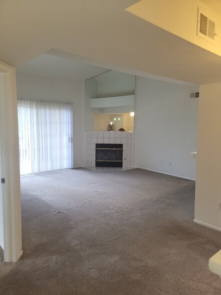 Primary Photo - 24143 Del Monte Dr