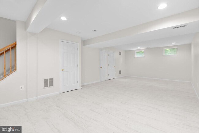 Building Photo - 17575 Deweys Run Ln