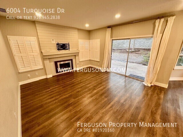 Building Photo - 6004 Turquoise Dr