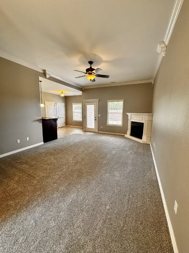 Building Photo - 6108 S 39th Pl