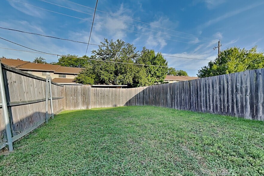 Building Photo - 11835 Garden Terrace Dr
