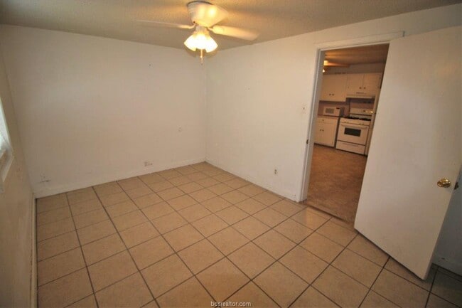 Building Photo - 1015 Milner Dr
