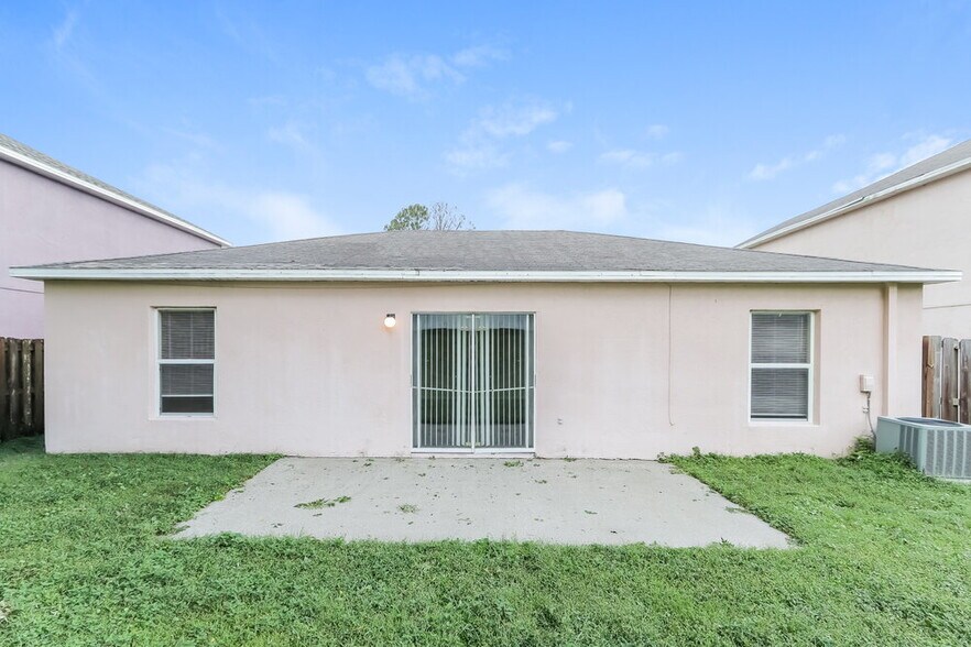 Building Photo - 703 Mountain Top Dr