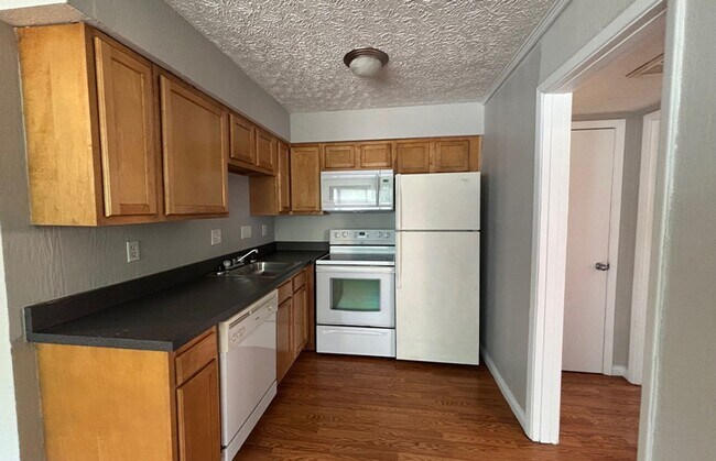 Primary Photo - 551 Lowell Ave