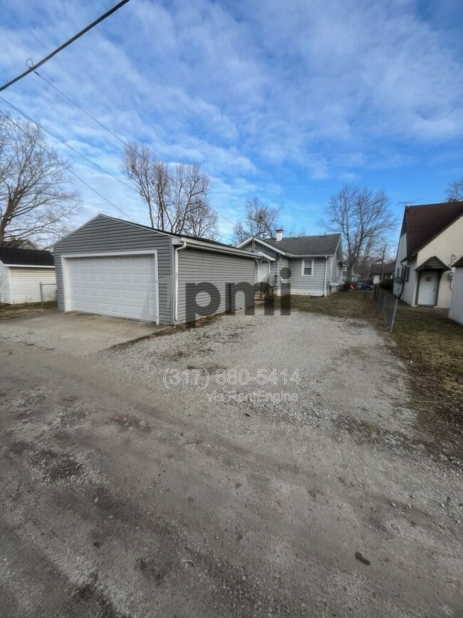 Building Photo - 1425 W Washington St