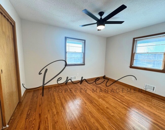 Building Photo - 807 NE Magellan Ave