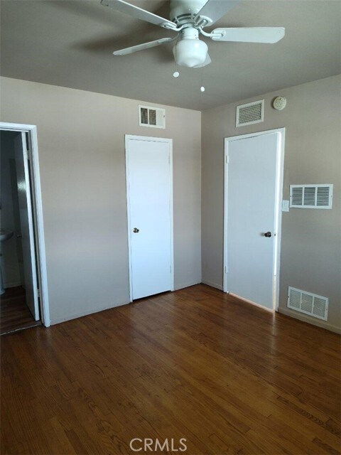 Building Photo - 1054 E Artesia Blvd