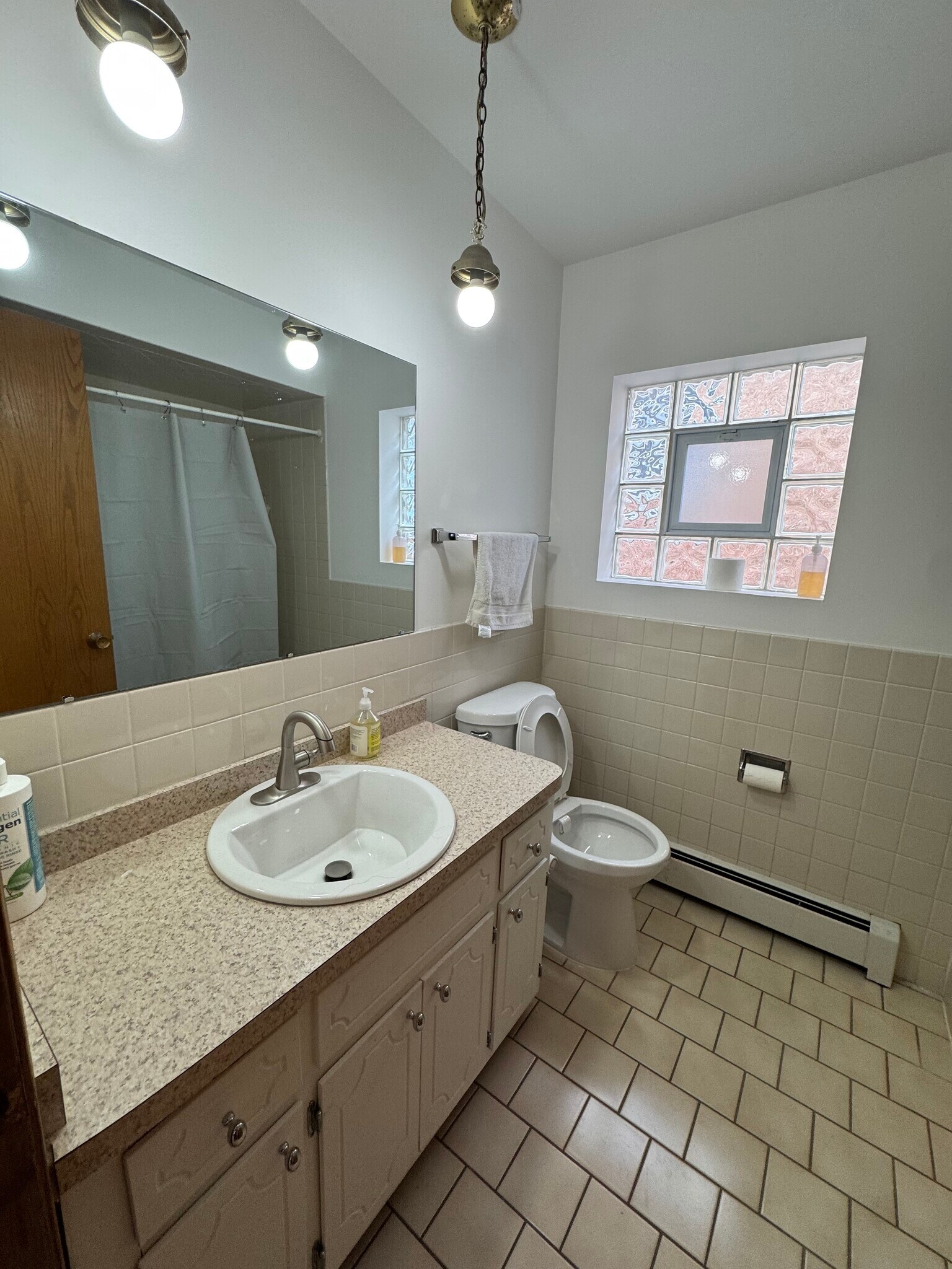 Building Photo - 6013 W Gunnison St