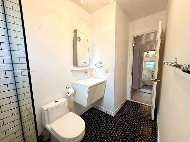 Building Photo - 16665 SW 93rd Ct