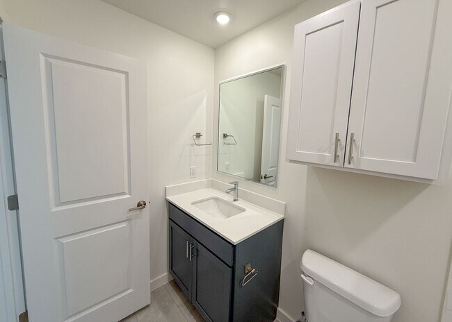 Building Photo - 13112 Maplewood Ave