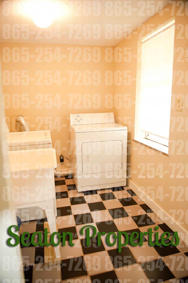 Building Photo - 2723 Copeland St