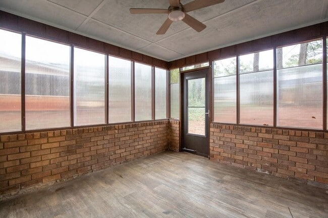 Building Photo - 375 Dixie Ct