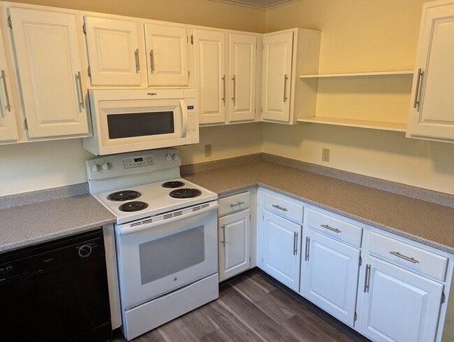 Building Photo - 30 Long Plain Rd