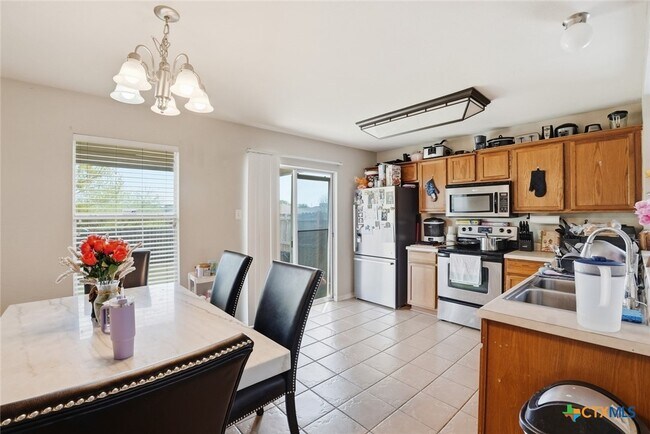 Building Photo - 2900 Blackburn Dr