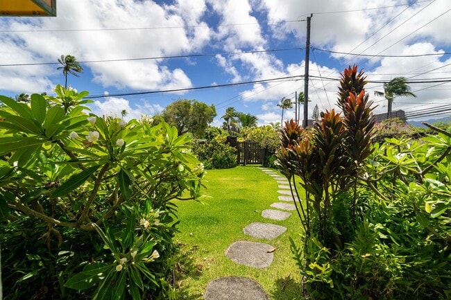Building Photo - 110 N Kalaheo Ave