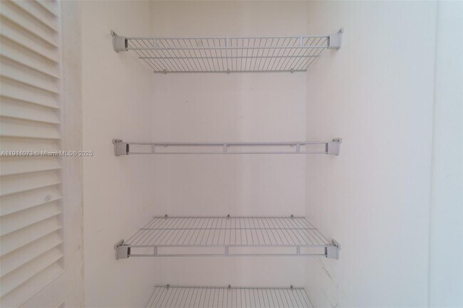 Building Photo - 2741 Taft St