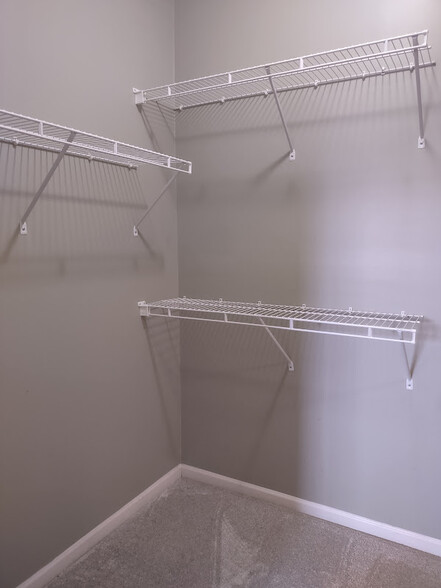 Building Photo - 331 Scio Village Ct