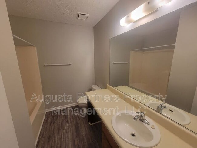 Building Photo - 119 Chalet North CT