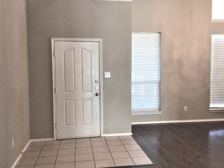 Building Photo - 9701 Brenden Dr