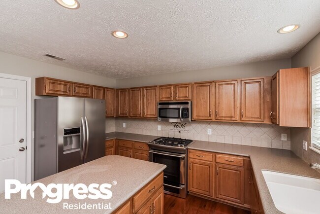 Building Photo - 104 Stirrup Ct