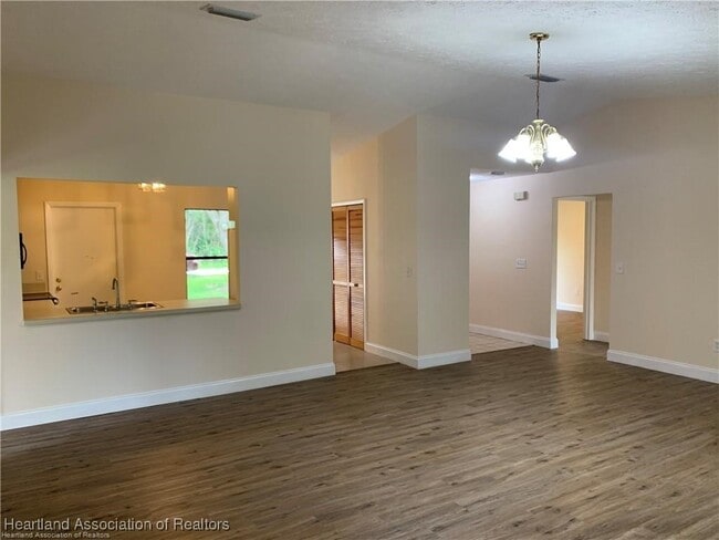Building Photo - 3017 Beech Ave