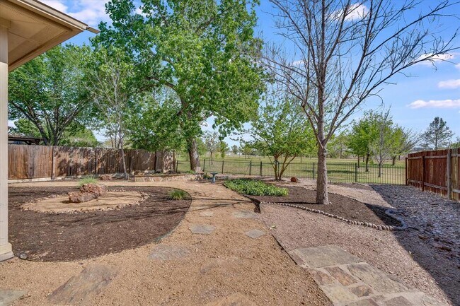 Building Photo - 4029 Lake Edge Way