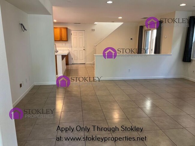 Building Photo - 1 Addison Ct