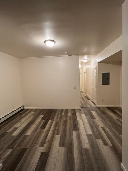 Building Photo - 144 N Clinton St