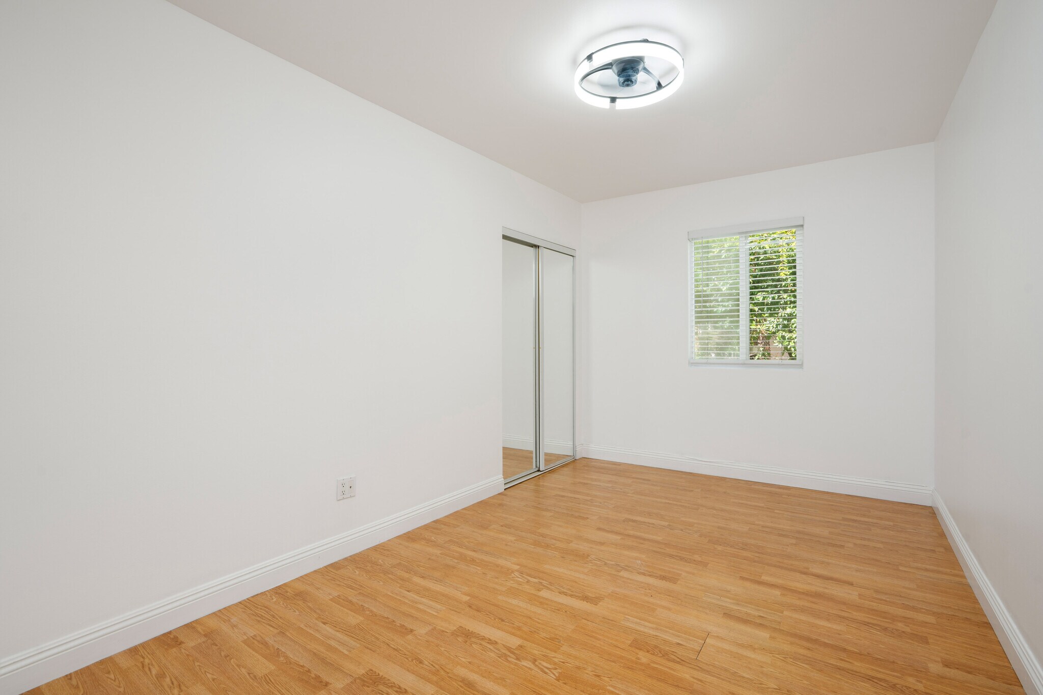 Building Photo - 1836 Euclid St