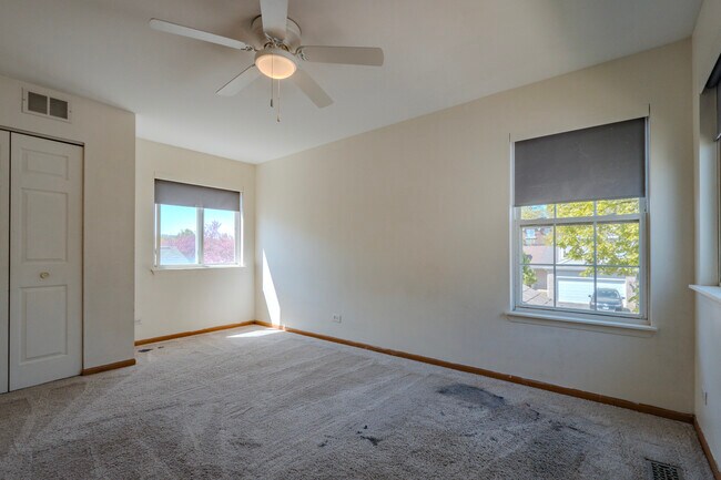 Building Photo - 823 Park Bluff Cir