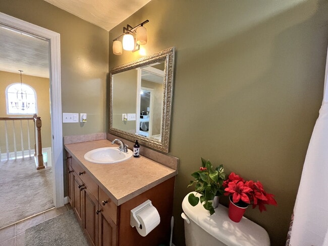 Building Photo - Spacious 4 bedroom home with POOL in sought after neighborhood and schools.