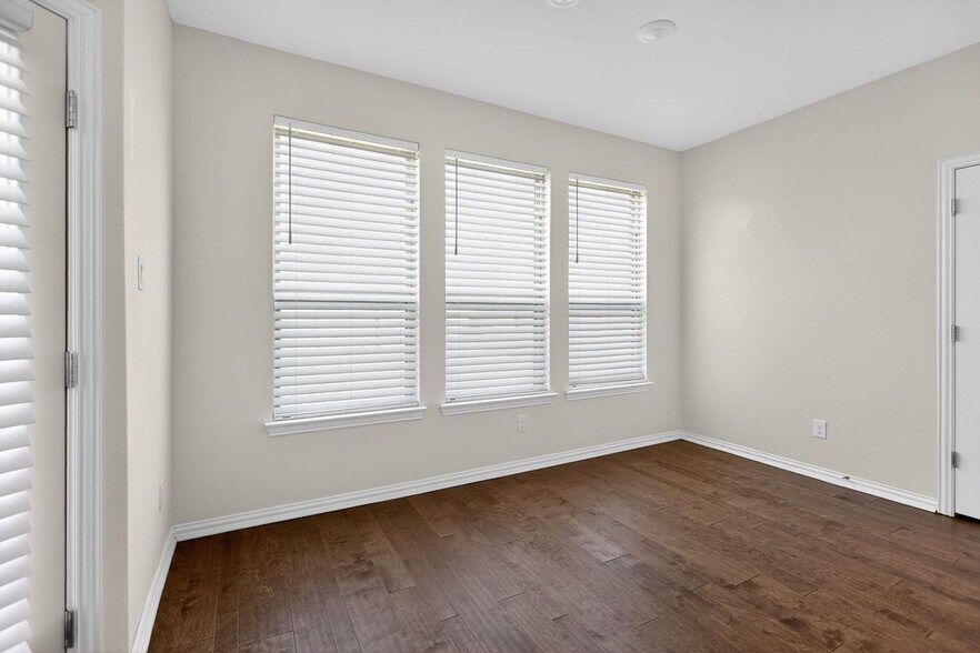 Building Photo - 112 Santo Spirit Road