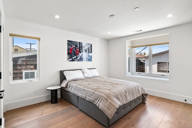 Building Photo - 211 Topaz Ave