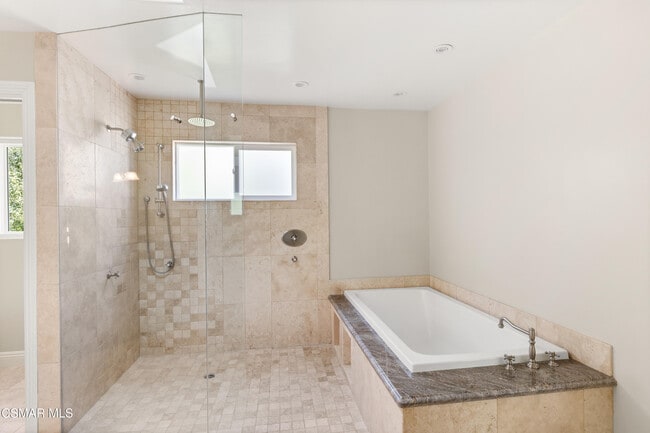 Building Photo - 3805 Mainsail Cir