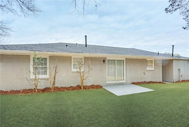 Building Photo - 3078 Rebecca Dr SW