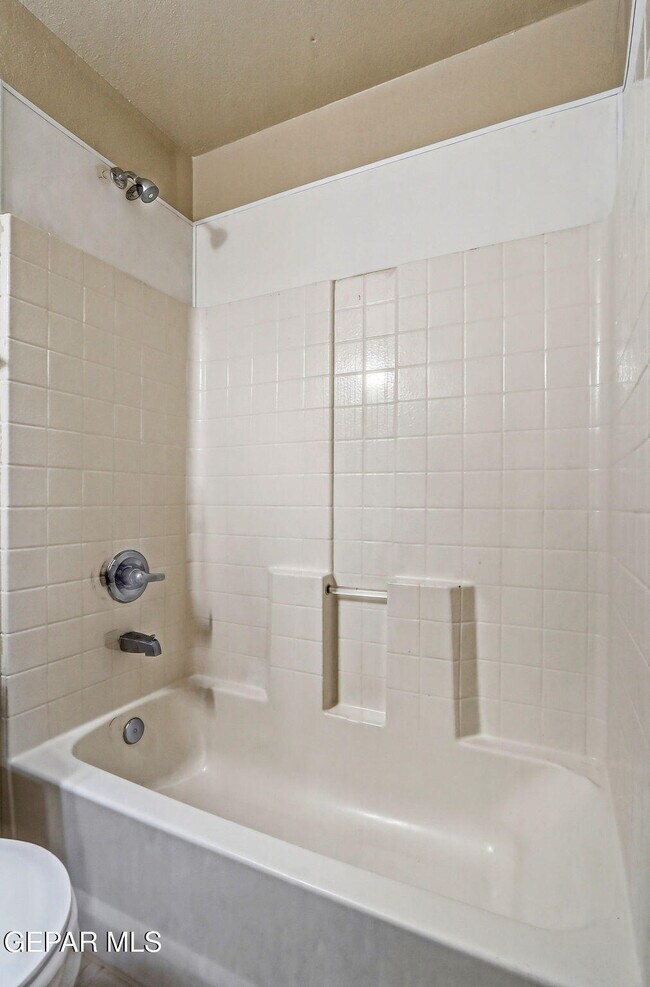 Building Photo - 732 Desert Sage Dr