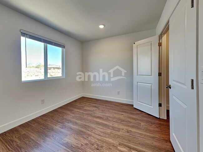 Building Photo - 9177 Ribbon Mdw Ct