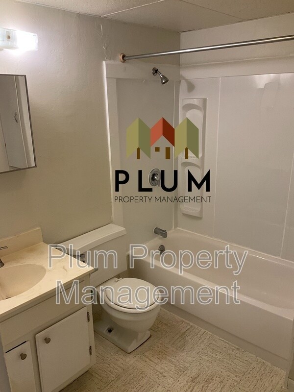 Building Photo - 3915 MT-200
