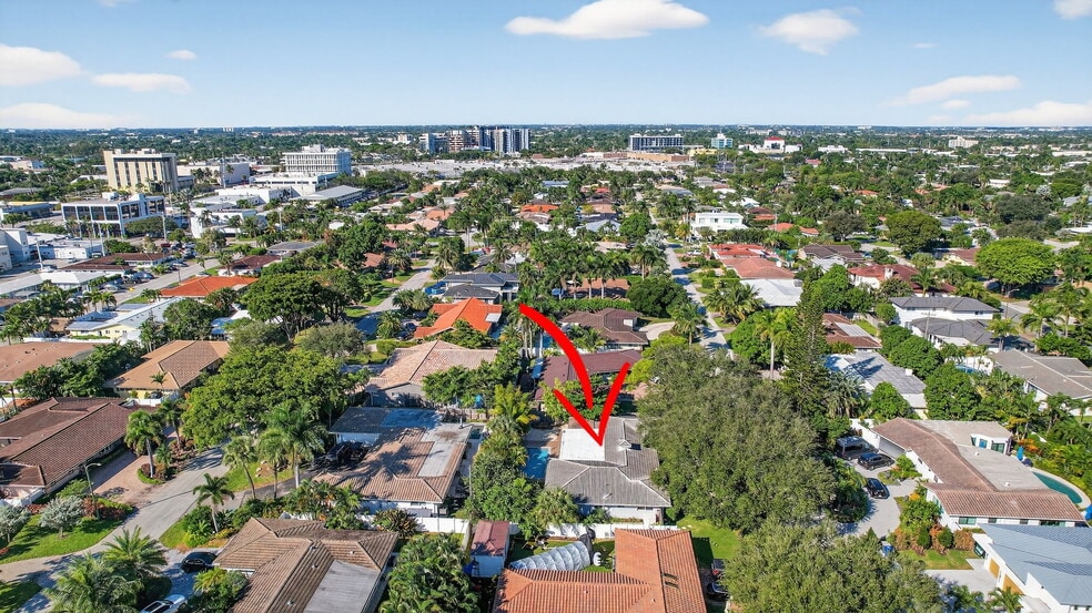 Building Photo - 2740 NE 34th St