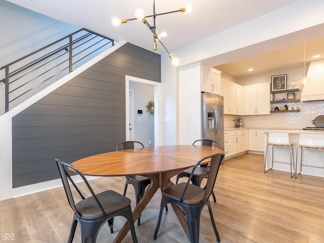 Building Photo - 715 Cottage Ave