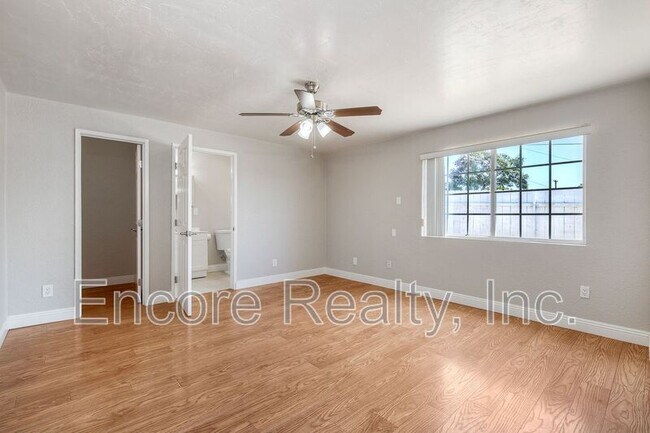 Building Photo - 71 E Palomar St
