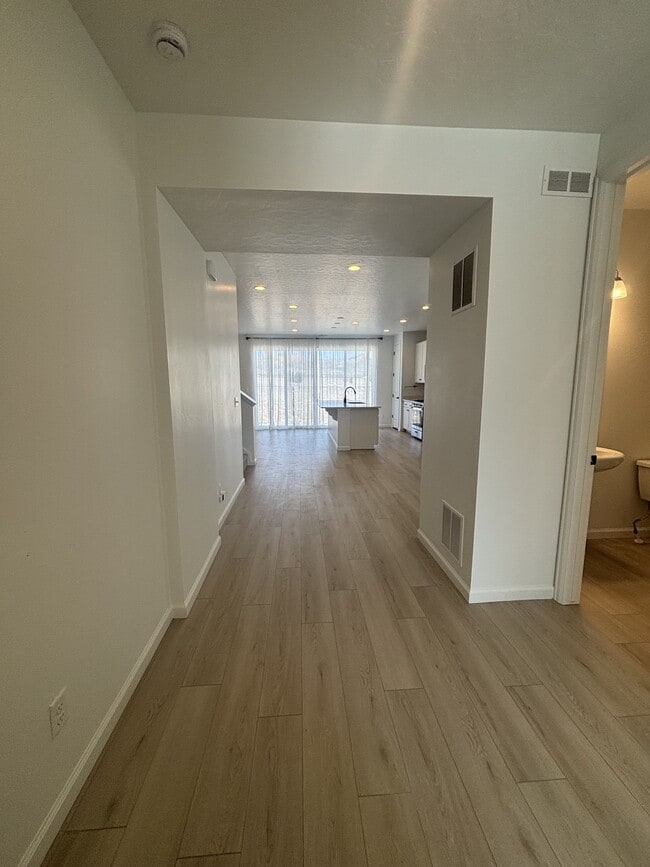 Building Photo - 5516 N Solo St
