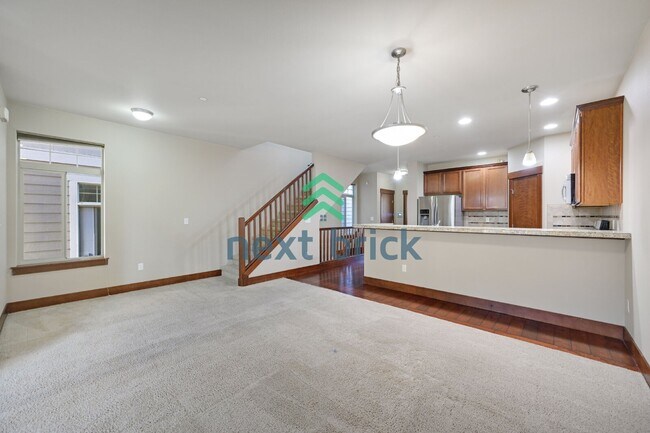 Building Photo - Charming 3-Bed, 2.5-Bath Haven with 1997 Sq Ft in Renton, WA!