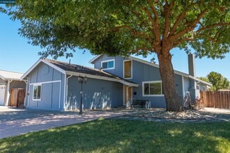 Building Photo - 3330 Claudia Dr