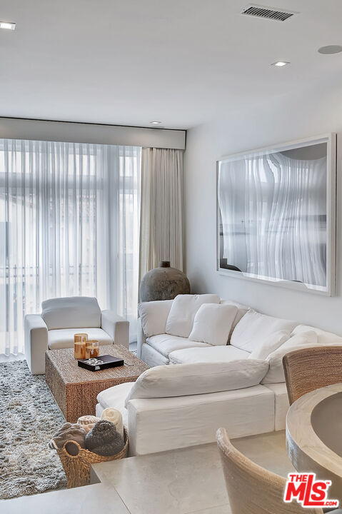 Building Photo - 6442 Lunita Rd